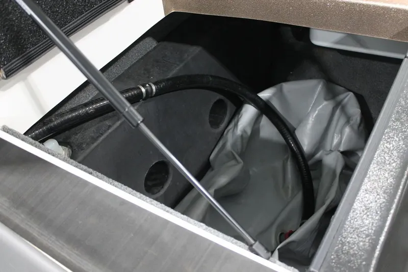Slide: The Image of Malibu Wakesetter 25 LSV 2021 - 29