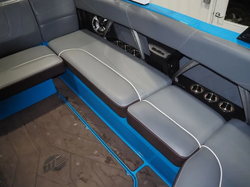 Slide: The Image of Malibu Wakesetter 22 MXZ 2020 - 12