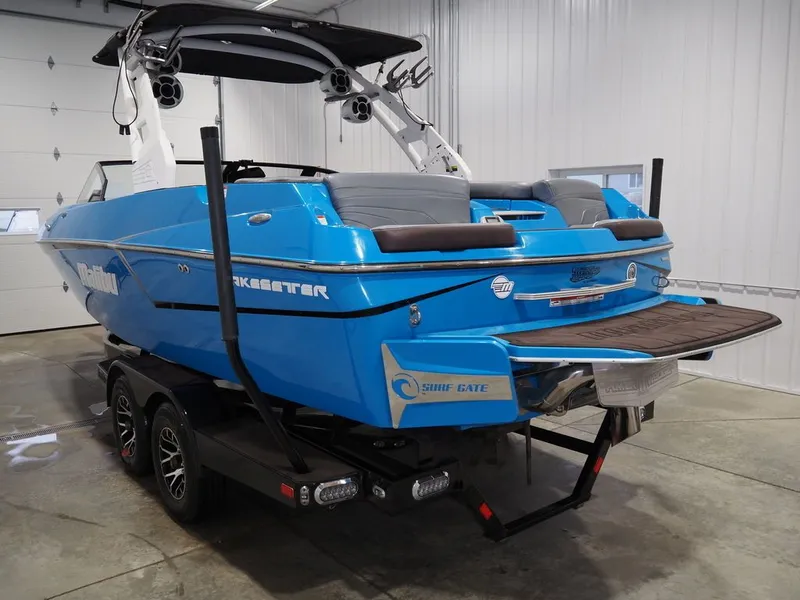 Slide: The Image of Malibu Wakesetter 22 MXZ 2020 - 3