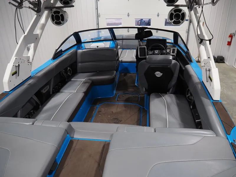 Slide: The Image of Malibu Wakesetter 22 MXZ 2020 - 7