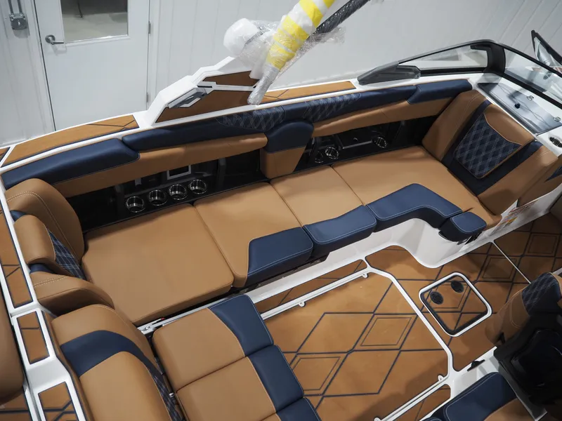 Slide: The Image of Malibu M230 2026 - 7