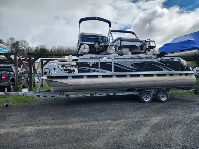 The Image of Apex Marine Qwest Adventure 822 Fish & Cruise 2017 - 1