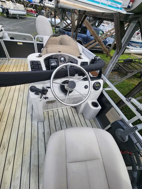 Slide: The Image of Apex Marine Qwest Adventure 822 Fish & Cruise 2017 - 10