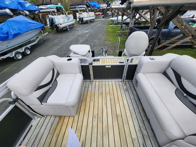 Slide: The Image of Apex Marine Qwest Adventure 822 Fish & Cruise 2017 - 8