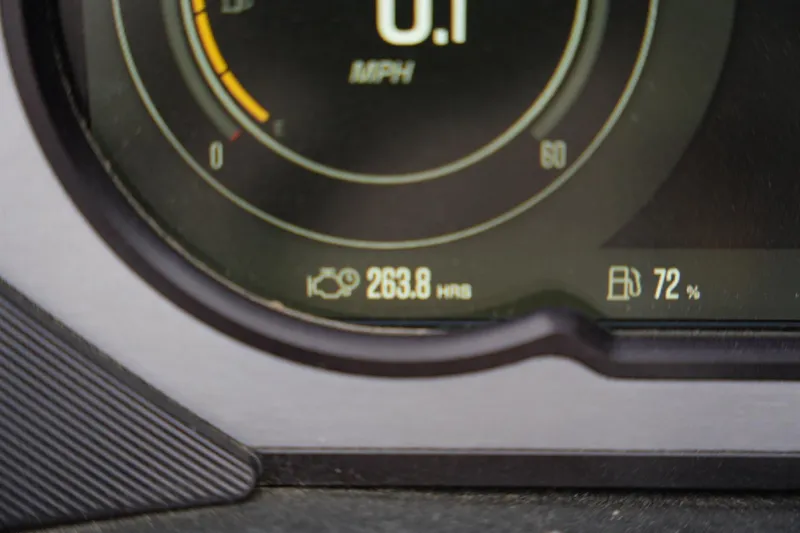 Slide: The Image of Dashboard display of 2022 MasterCraft XStar S showing 263.8 hours and 72% fuel. - 10