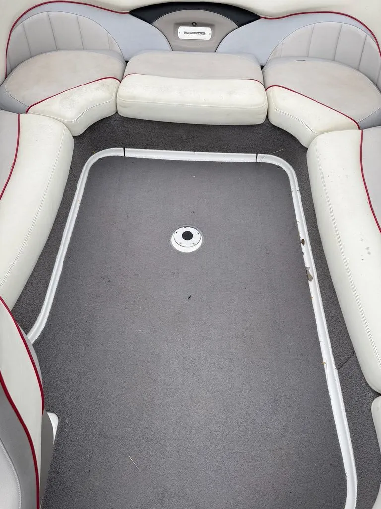Slide: The Image of Malibu Wakesetter 23 LSV 2010 - 17