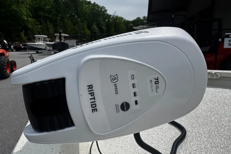 Slide: The Image of Riptide motor on 2026 Xpress H20B Bay boat, featuring 5-speed control and 70 lbs thrust. - 4