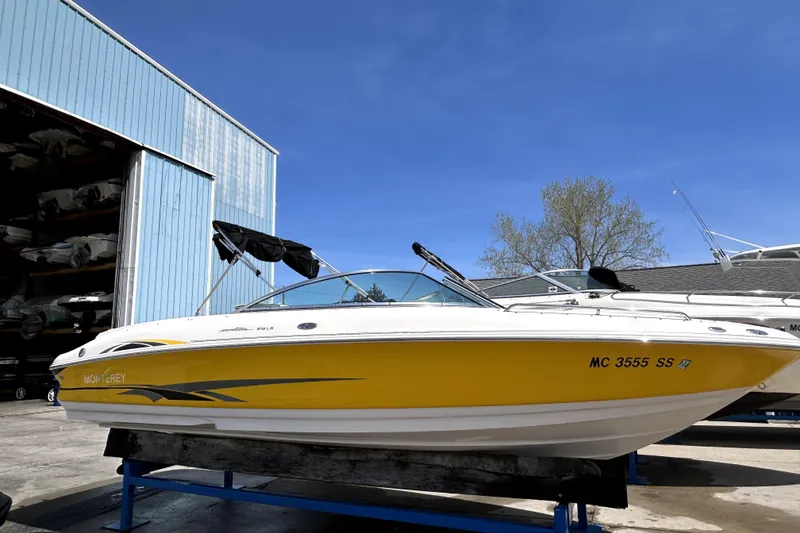 The Image of Monterey 218LS Montura Bowrider 2003 - undefined