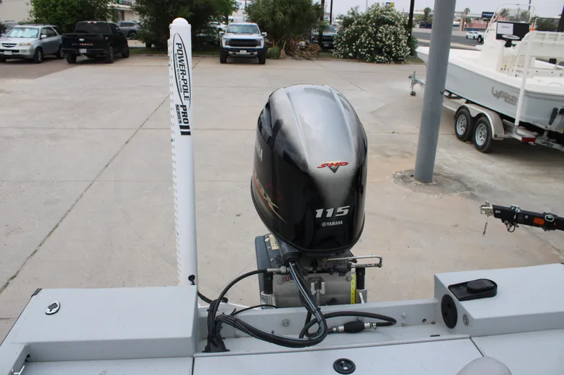 Slide: The Image of 2018 G3 Bay 18 DLX boat with Yamaha 115 engine and Power-Pole Pro Series. - 19
