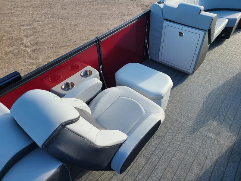 Slide: The Image of Flagship Discover D22CU With A 115HP Suzuki & Ultra Legs 2023 - 17