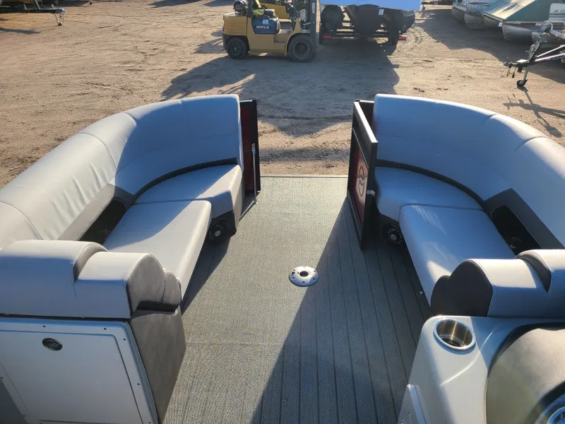 Slide: The Image of Flagship Discover D22CU With A 115HP Suzuki & Ultra Legs 2023 - 19
