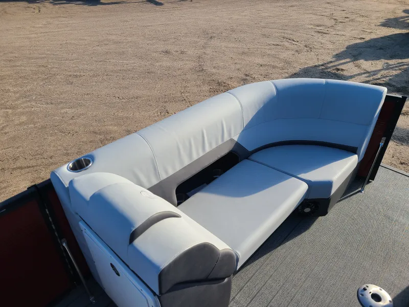 Slide: The Image of Flagship Discover D22CU With A 115HP Suzuki & Ultra Legs 2023 - 21