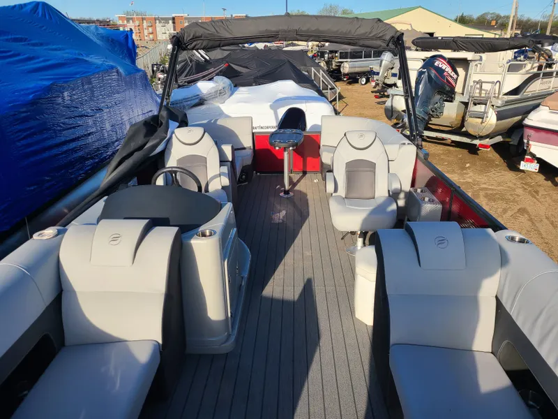 Slide: The Image of Flagship Discover D22CU With A 115HP Suzuki & Ultra Legs 2023 - 4