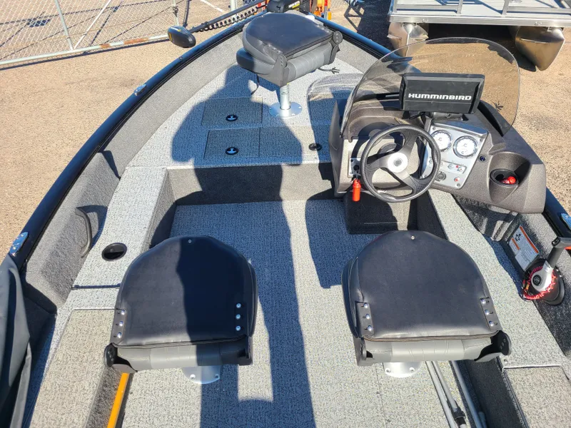 Slide: The Image of Interior view of 2023 Tracker Pro Guide V16 SC boat. - 10