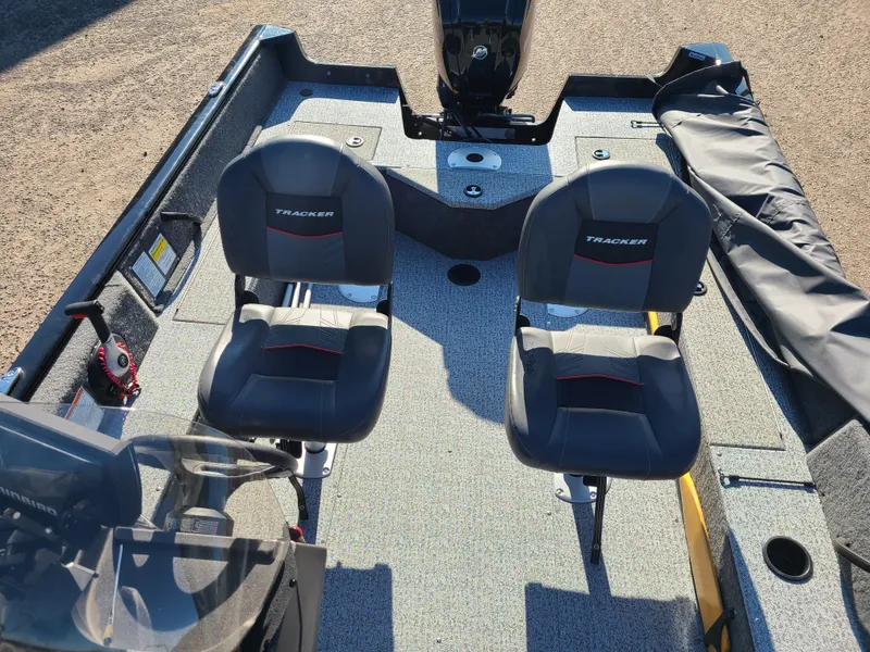 Slide: The Image of 2023 Tracker Pro Guide V16 SC boat with 75HP Mercury engine. - 7