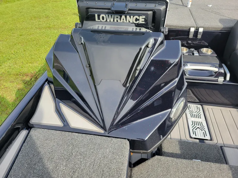 Slide: The Image of Bass Cat Jaguar 2025 with Lowrance technology on boat. - 26