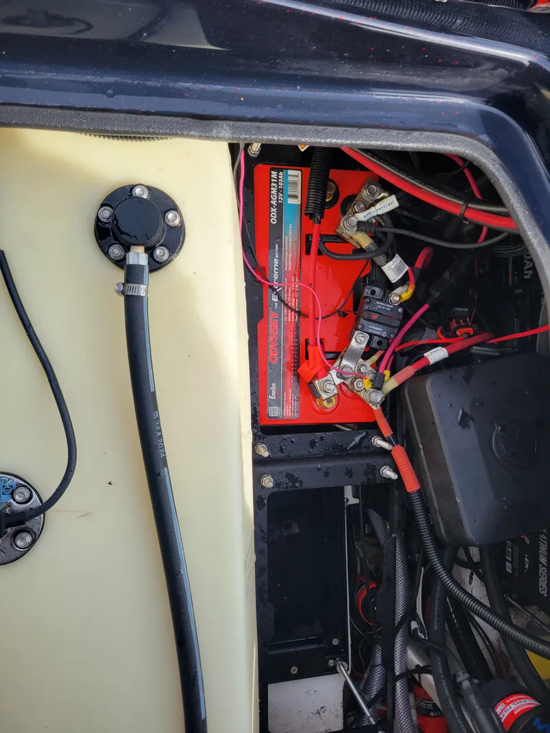 Slide: The Image of Battery installation in Bass Cat Jaguar 2025 boat. - 9