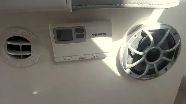 Slide: The Image of Parker Marine 2420 Sport Cabin 2025 - 7