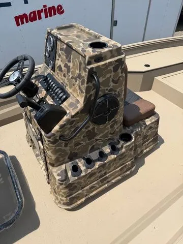 Slide: The Image of Camouflage console of Excel Bay Pro 220 Elite boat. - 10