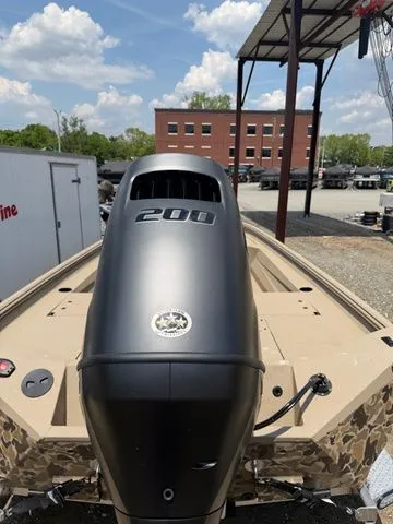 Slide: The Image of Excel Bay Pro 220 Elite boat with 200 HP Suzuki engine, year 2026. - 3