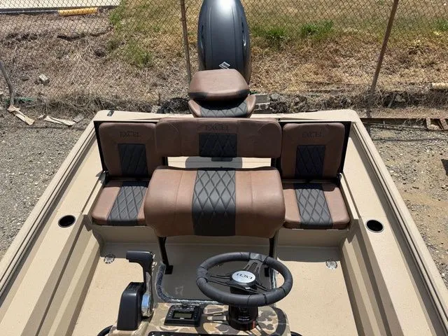 Slide: The Image of Interior of Excel Bay Pro 220 Elite boat, 2026 model. - 7