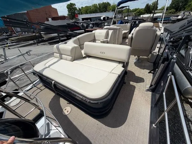 Slide: The Image of 2019 Harris 220 Solstice Tritoon with luxurious outdoor seating. - 6