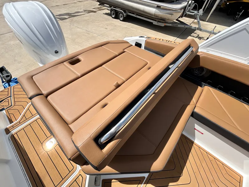 Slide: The Image of Cobalt R4 Outboard 2022 - 51