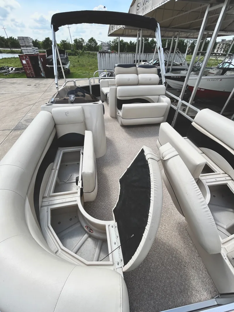 Slide: The Image of Interior view of a 2012 Cypress Cay SEABREEZE 23 pontoon boat. - 10