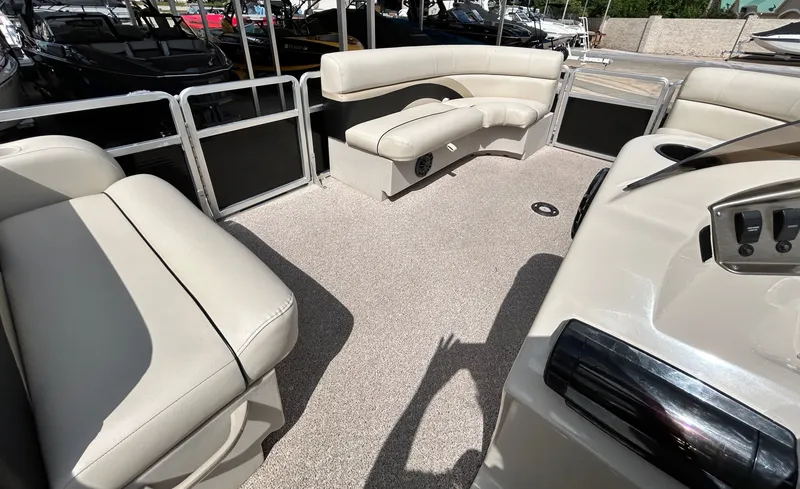 Slide: The Image of Interior of a 2012 Cypress Cay SEABREEZE 23 pontoon boat. - 24