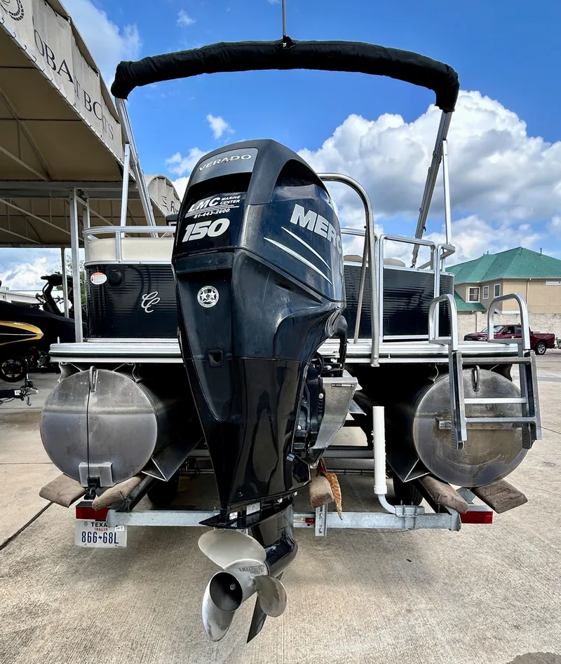 Slide: The Image of 2012 Cypress Cay SEABREEZE 23 with Mercury 150 outboard motor. - 7