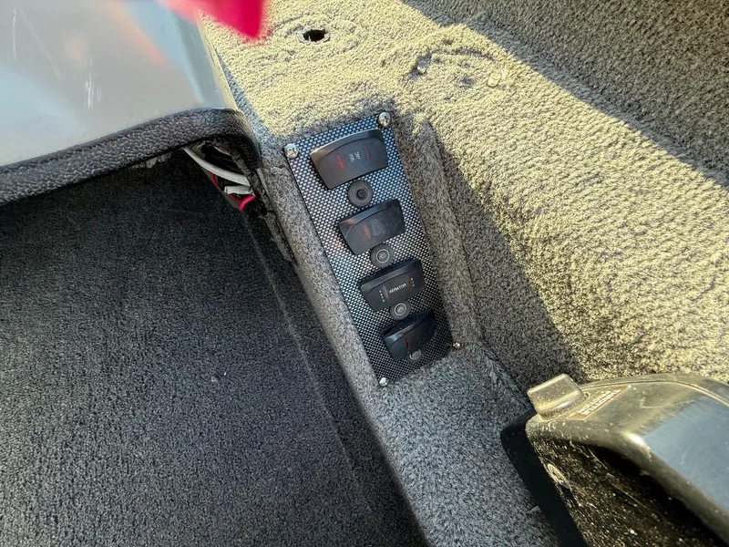 Slide: The Image of Switch panel in 2009 Alumacraft Pro 175 boat. - 21