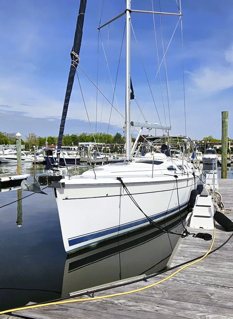 Slide: The Image of Hunter 41 Aft Cockpit 2007 - 2