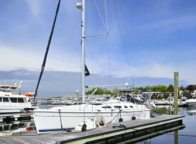 Slide: The Image of Hunter 41 Aft Cockpit 2007 - 3