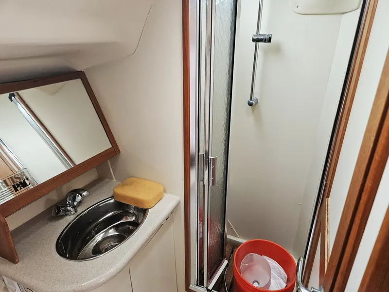 Slide: The Image of Hunter 41 Aft Cockpit 2007 - 38
