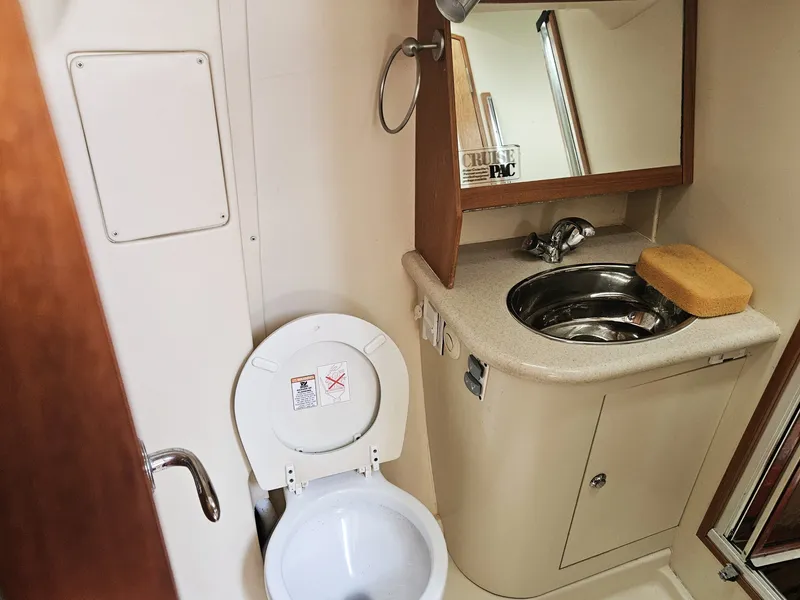 Slide: The Image of Hunter 41 Aft Cockpit 2007 - 37