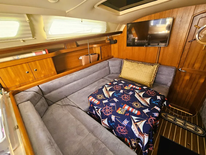 Slide: The Image of Hunter 41 Aft Cockpit 2007 - 21