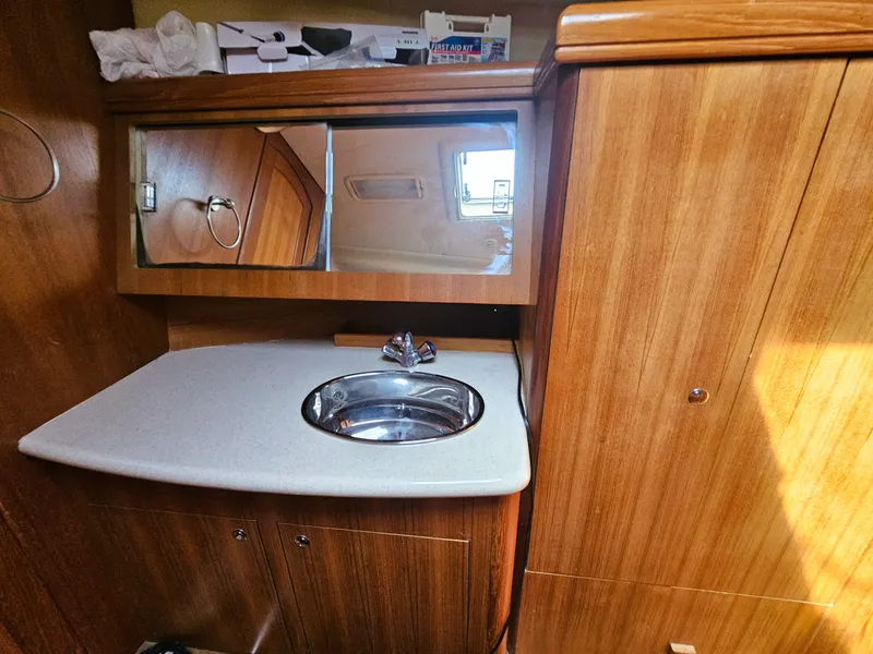 Slide: The Image of Hunter 41 Aft Cockpit 2007 - 18