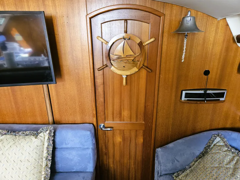 Slide: The Image of Hunter 41 Aft Cockpit 2007 - 19