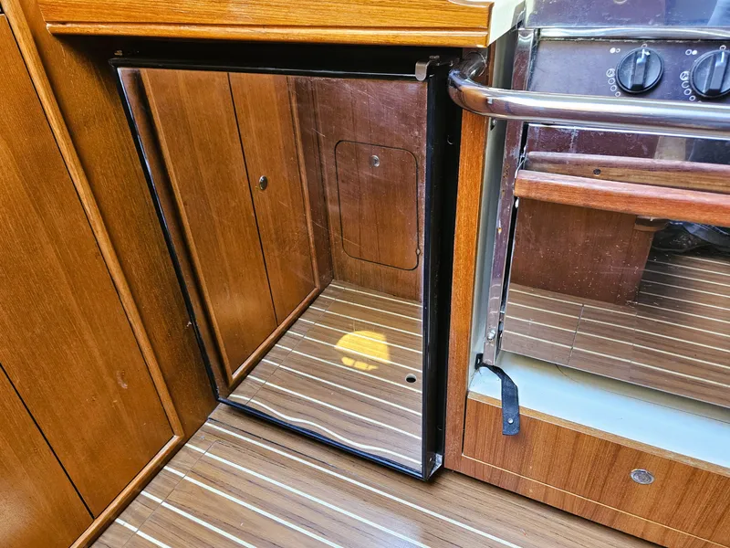 Slide: The Image of Hunter 41 Aft Cockpit 2007 - 26