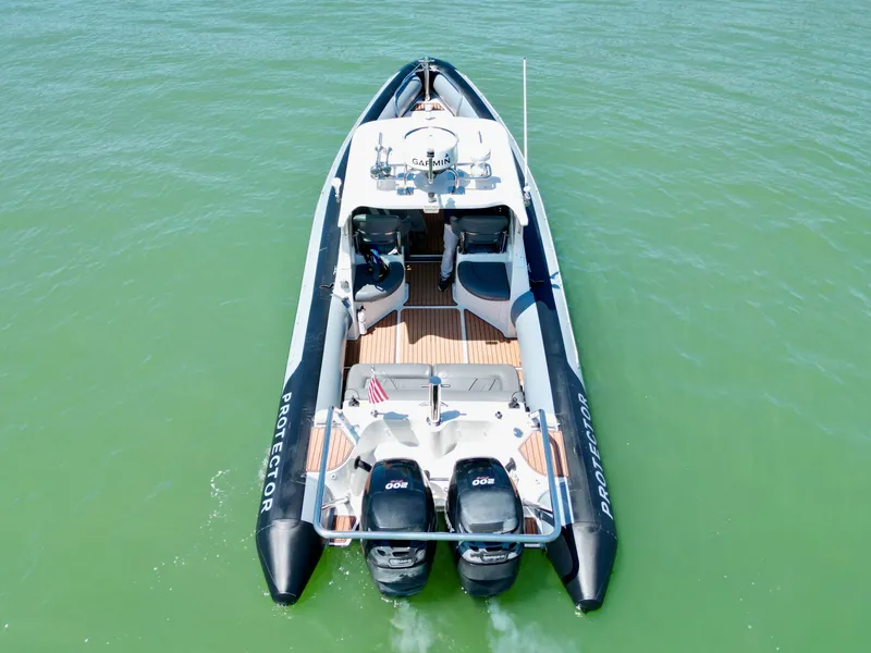 Slide: The Image of Protector Targa 28 2005 - 2