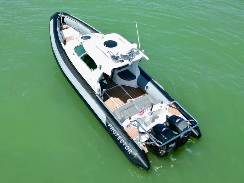 Slide: The Image of Protector Targa 28 2005 - 3