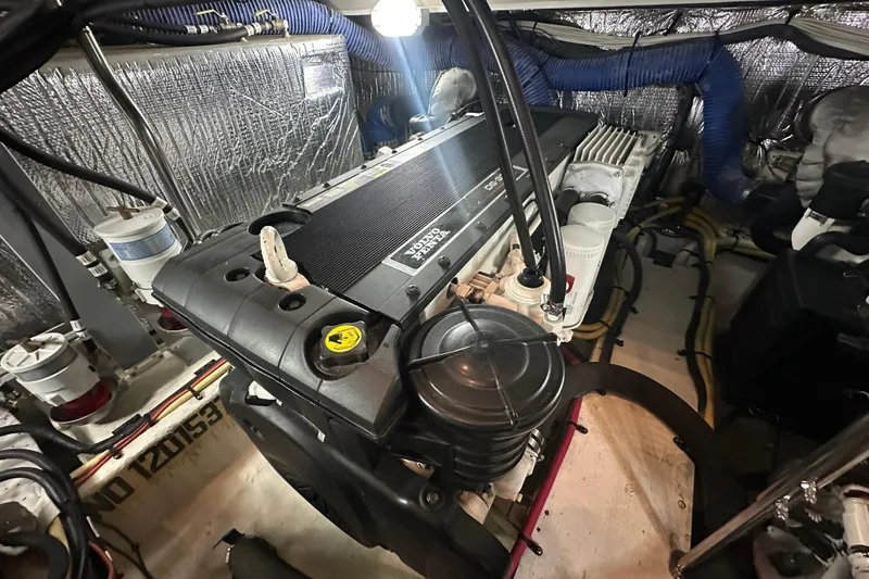 Slide: The Image of Engine room of 2008 Cruisers Yachts 415 Express Motoryacht with Volvo Penta engine. - 39