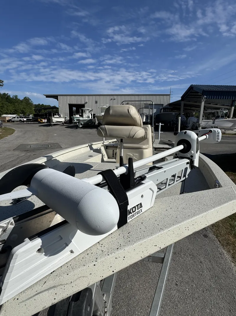 Slide: The Image of 2016 Xpress XP20CC boat with Minn Kota Fortrex motor. - 5