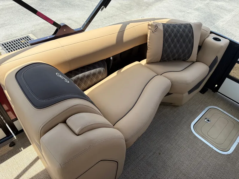 Slide: The Image of Luxurious seating in Barletta Lusso 25UE pontoon boat, 2023 model. - 12