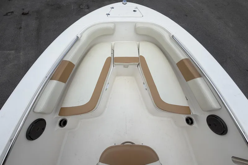 Slide: The Image of Interior view of 2015 Robalo R200 Center Console boat. - 24