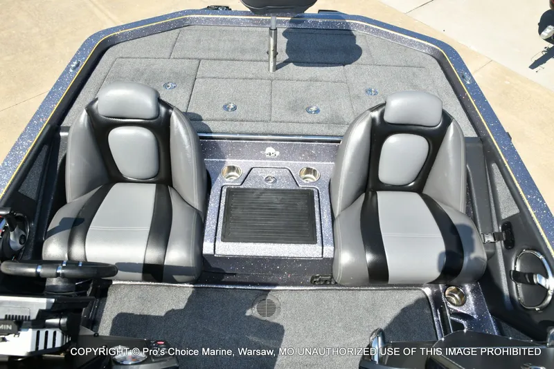 Slide: The Image of Interior view of a 2013 Ranger Z520c Dual Console boat. - 13