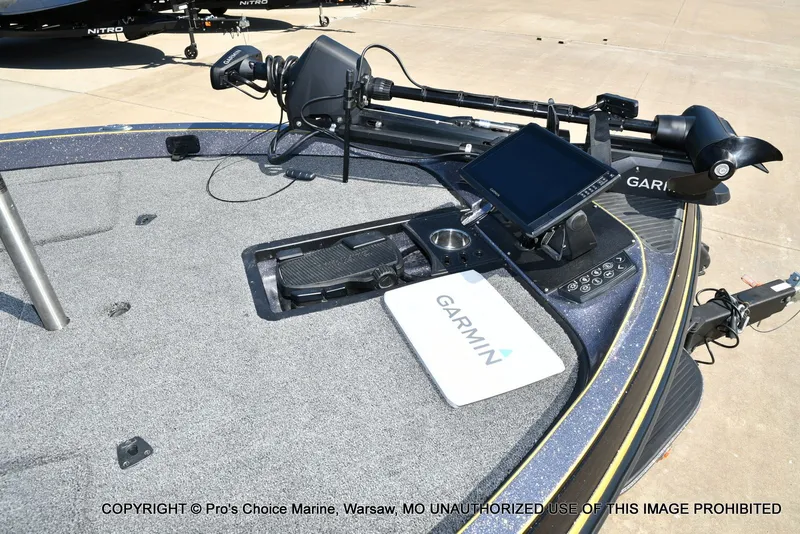 Slide: The Image of 2013 Ranger Z520c boat with Garmin equipment on deck. - 39