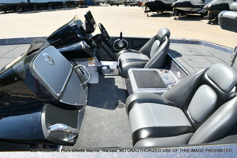 Slide: The Image of Interior of a 2013 Ranger Z520c Dual Console boat. - 47