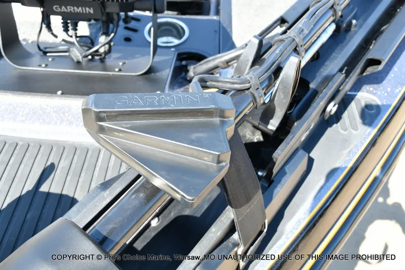 Slide: The Image of Garmin equipment on Ranger Z520c Dual Console boat, year 2013. - 5
