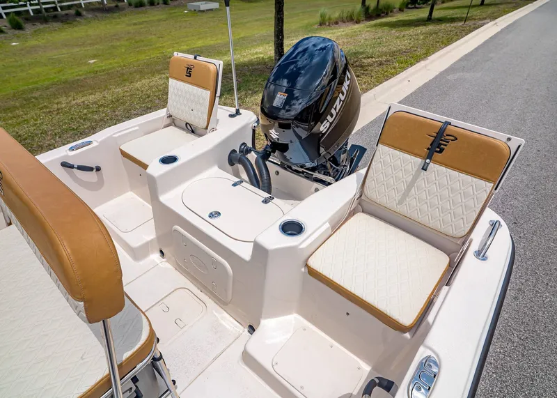 Slide: The Image of 2026 Carolina Skiff 17 LS boat with Suzuki engine. - 9